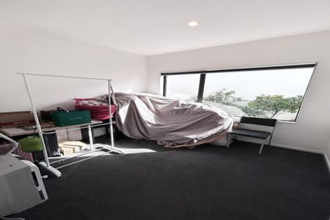 Photo of property in 10 Liberation Road, Papakura, 2110