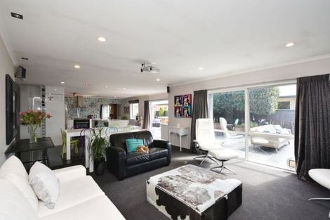 Photo of property in 16 Hoffman Court, Waikiwi, Invercargill, 9810