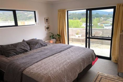 Photo of property in 56 Sunstone Crescent, Brown Owl, Upper Hutt, 5018