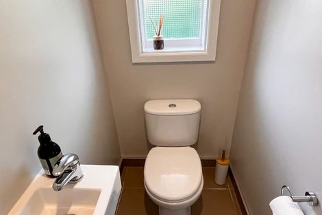 Photo of property in 180 Centaurus Road, Saint Martins, Christchurch, 8022