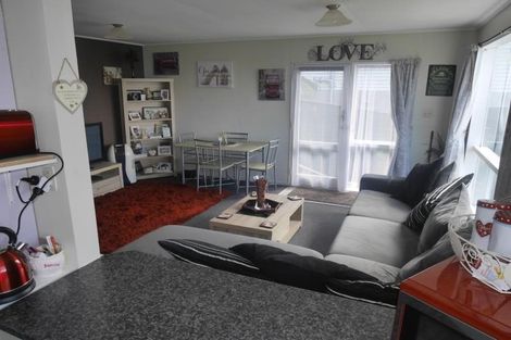 Photo of property in 10a Camellia Terrace, Maungaraki, Lower Hutt, 5010