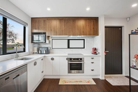 Photo of property in 233a Finlayson Avenue, Clendon Park, Auckland, 2103