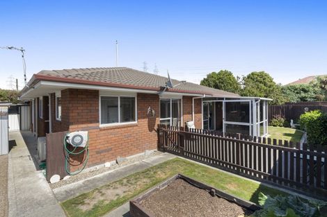 Photo of property in 2/18 Moffett Street, Islington, Christchurch, 8042