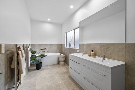 Photo of property in 110 Polson Hill Drive, Aokautere, Palmerston North, 4471