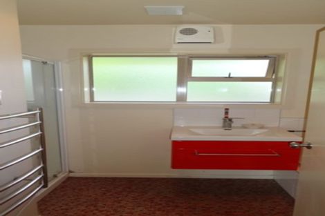 Photo of property in 99 Windermere Road, Papanui, Christchurch, 8053