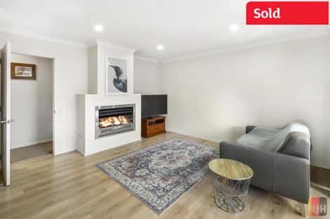 Photo of property in 13 Girvan Terrace, Wattle Downs, Auckland, 2103