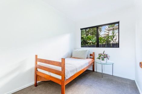 Photo of property in 1/6 Peterhouse Place, West Harbour, Auckland, 0618