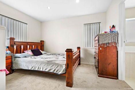 Photo of property in 62 Kirikiri Drive, Papakura, 2110