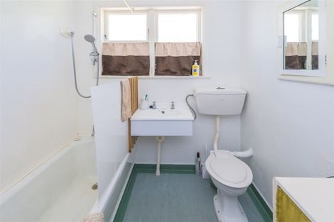 Photo of property in 10 Clapham Place, Whanganui East, Whanganui, 4500