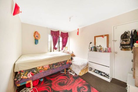 Photo of property in 2/144 Shifnal Drive, Randwick Park, Auckland, 2105