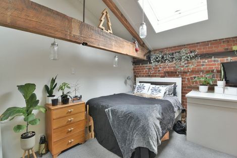 Photo of property in 37 Dowling Street, Dunedin Central, Dunedin, 9016