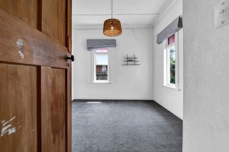 Photo of property in 10 Cameron Street, Hawera, 4610