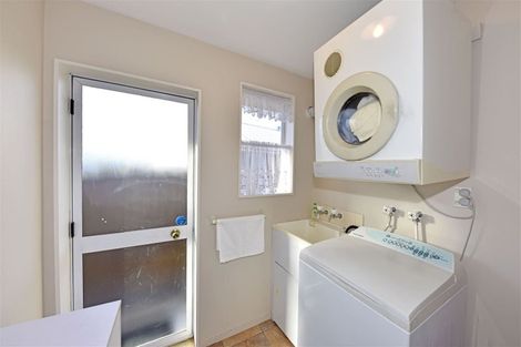 Photo of property in 22 Creese Place, Redwood, Christchurch, 8051