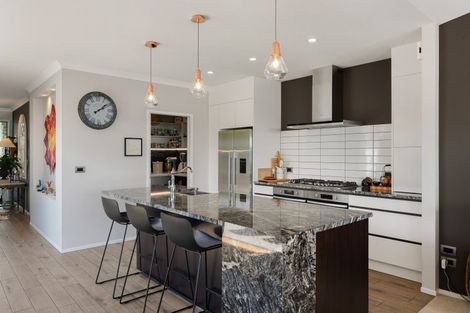 Photo of property in 29 Pukenamu Road, Rainbow Point, Taupo, 3330