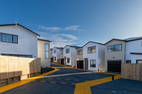 Photo of property in 4/116 Colwill Road, Massey, Auckland, 0614