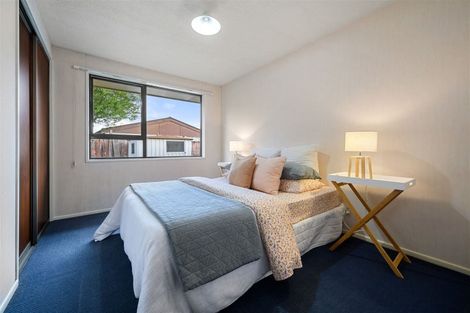 Photo of property in 22 Camberwell Place, Avonhead, Christchurch, 8042