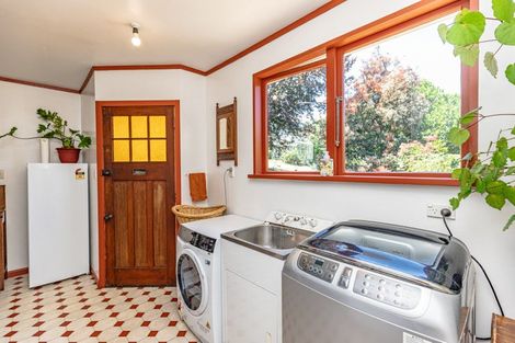 Photo of property in 50 Shakespeare Road, Bastia Hill, Whanganui, 4500