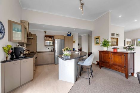 Photo of property in 18 Pacific Place, Whitianga, 3510