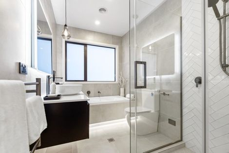 Photo of property in 1/64 Banbury Crescent, Fairfield, Hamilton, 3214