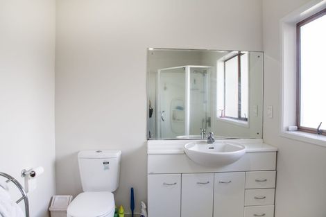 Photo of property in 93 Chelsea View Drive, Chatswood, Auckland, 0626