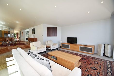 Photo of property in 9 Domain Crescent, Muriwai, Waimauku, 0881