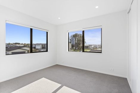 Photo of property in 93 Pepene Avenue, Takanini, Auckland, 2112