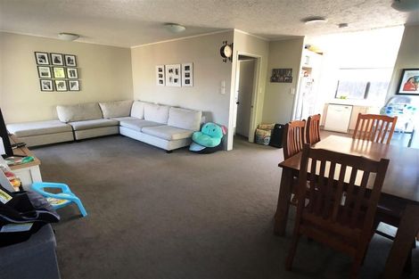 Photo of property in 2/7 Benygloe Place, Highland Park, Auckland, 2010