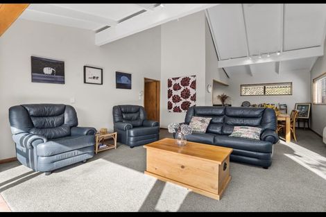 Photo of property in 2/43a Main Road, Redcliffs, Christchurch, 8081