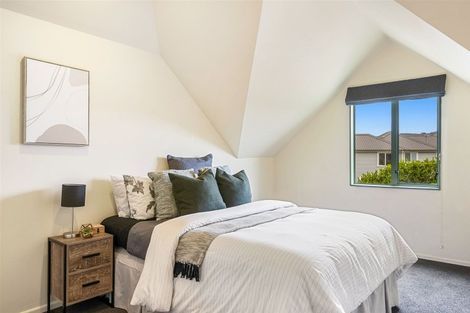 Photo of property in 20 Lanyon Place, Whitby, Porirua, 5024