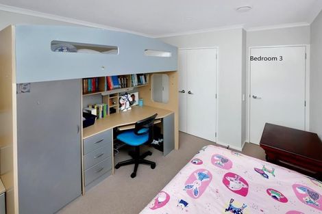 Photo of property in 6 Samuel Cassidy Avenue, Swanson, Auckland, 0614