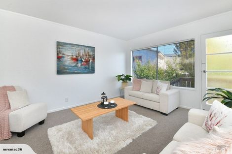 Photo of property in 1/871 East Coast Road, Northcross, Auckland, 0632