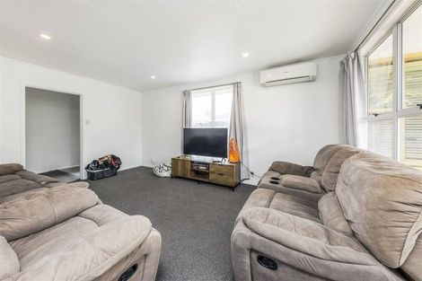 Photo of property in 83 Arimu Road, Papakura, 2110