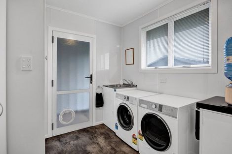 Photo of property in 6 Davidson Street, Hawera, 4610