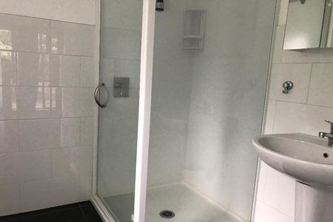 Photo of property in 30b Brunton Place, Glenfield, Auckland, 0629