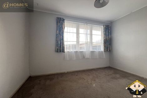 Photo of property in 17 Sheehan Road, Te Atatu South, Auckland, 0610