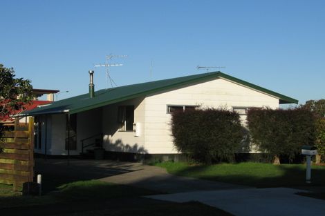 Photo of property in 15 Nukumea Common, Orewa, 0931