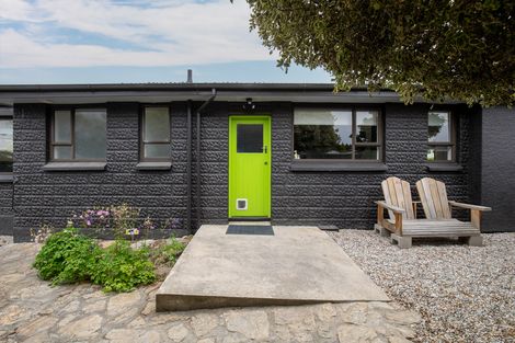 Photo of property in 2 Royal Terrace, Alexandra, 9320