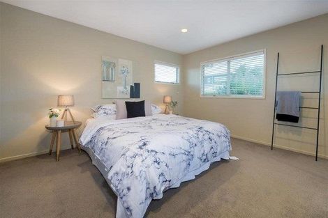 Photo of property in 20 Beechwood Road, Rothesay Bay, Auckland, 0630