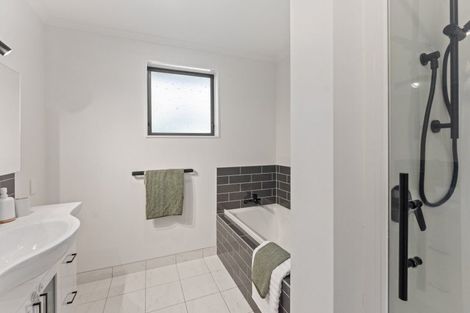 Photo of property in 3 Renata Road, Otaki, 5512