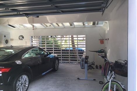 Photo of property in 34 Sentinel Road, Herne Bay, Auckland, 1011