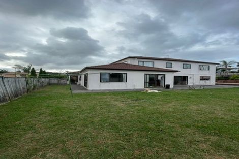 Photo of property in 11 Rosses Place, Pinehill, Auckland, 0632