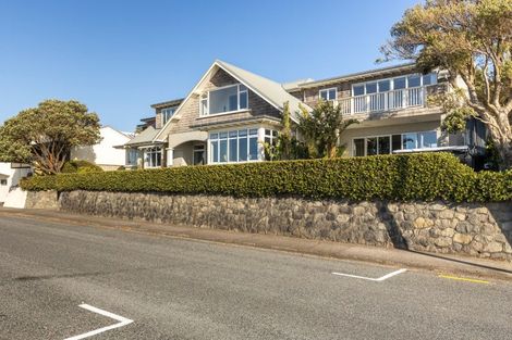 Photo of property in 10 Woolcombe Terrace, New Plymouth, 4310