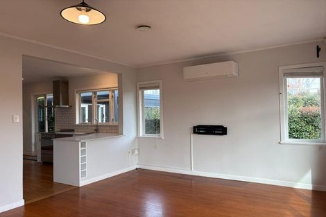 Photo of property in 17b Brookfield Road, Te Atatu Peninsula, Auckland, 0610