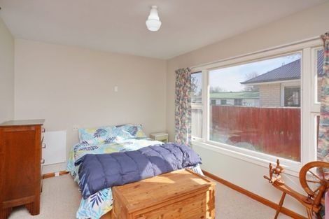 Photo of property in 98 Bickerton Street, Wainoni, Christchurch, 8061