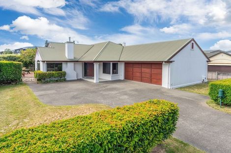 Photo of property in 28 Kurupae Road, Hilltop, Taupo, 3330