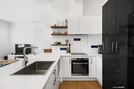 Photo of property in The Villas, 9/33 Hobson Street, Thorndon, Wellington, 6011