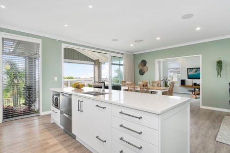 Photo of property in 5 Damien Place, Ohauiti, Tauranga, 3112