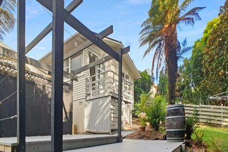 Photo of property in 50 Rehia Road, Massey, Auckland, 0614