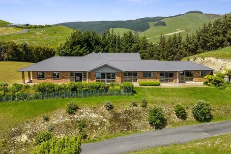 Photo of property in 50 Bing Lucas Drive, Tawa, Wellington, 5028