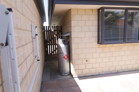 Photo of property in 26b Sawyers Arms Road, Northcote, Christchurch, 8052